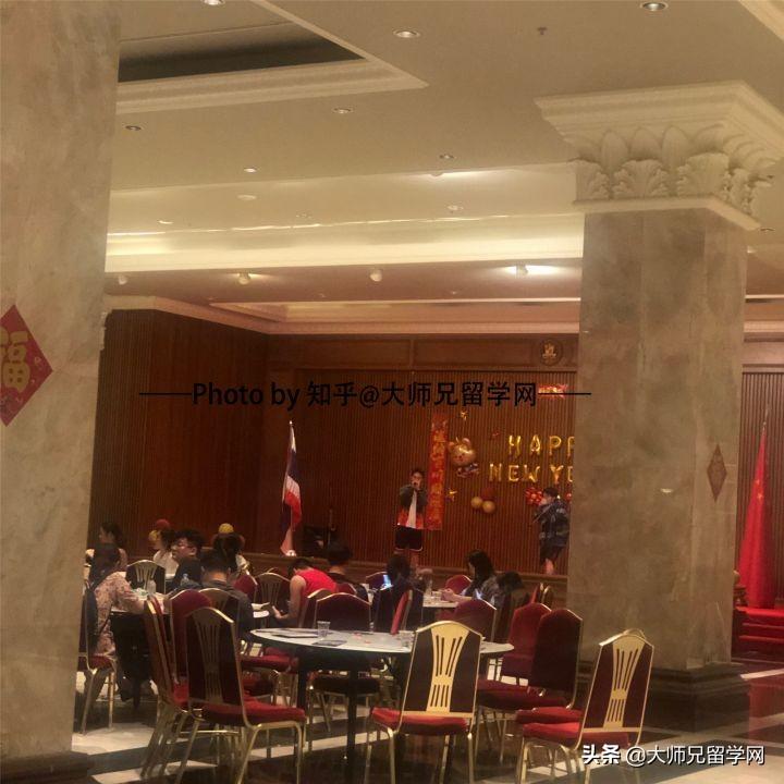 泰国新总理会开飞机还精通乐器泰国新总理，多才多艺的精英，会开飞机还精通乐器